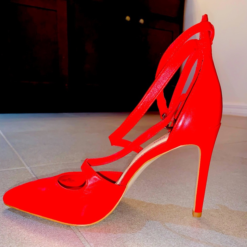 NWOT gorgeous red 👠 heels